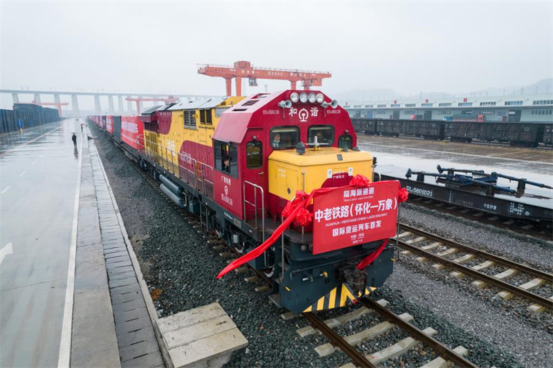 Le Hunan lance un service de fret ferroviaire international Chine-Laos