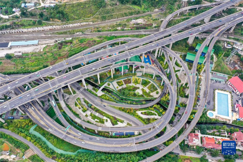 Une vue aérienne de l'échangeur « le plus compliqué » de Guiyang