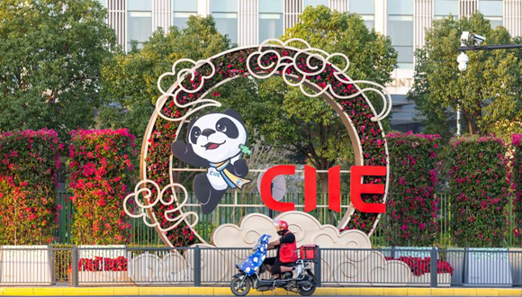 Plusieurs commandes de 10 milliards de yuans signées au cours des deux premiers jours de la CIIE                    Plusieurs commandes d'une valeur de plus de 10 milliards de yuans (1,38 milliard de dollars) ont été signées au cours des deux premiers jours de la 6e Exposition internationale d'importation de la Chine (China International Import Expo, CIIE) à Shanghai (est de la Chine), ... 