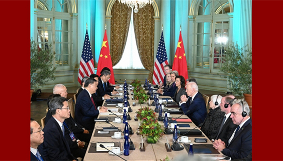 Xi Jinping appelle la Chine et les Etats-Unis à construire ensemble cinq piliers pour les relations bilatérales                    Le président chinois Xi Jinping a appelé mercredi la Chine et les Etats-Unis à adopter une nouvelle vision et à construire ensemble cinq piliers pour les relations bilatérales.