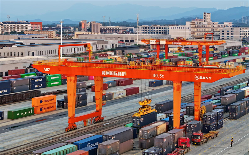 Jiangxi : comment le transport intermodal ferroviaire et maritime aide les véhicules chinois à nouvelles énergies à se mondialiser depuis Ganzhou