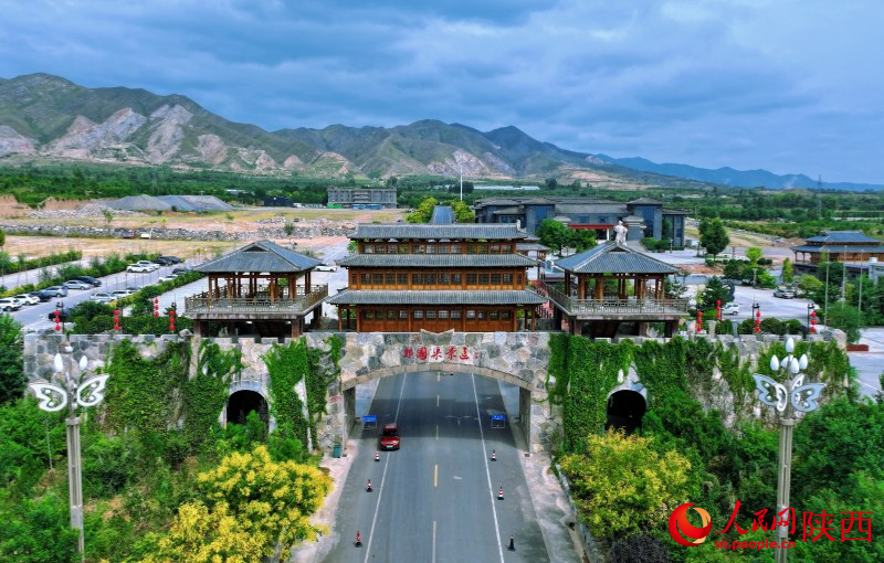 Shaanxi : le canal Zhengguo, un trésor plurimillénaire de conservation de l'eau vu du ciel