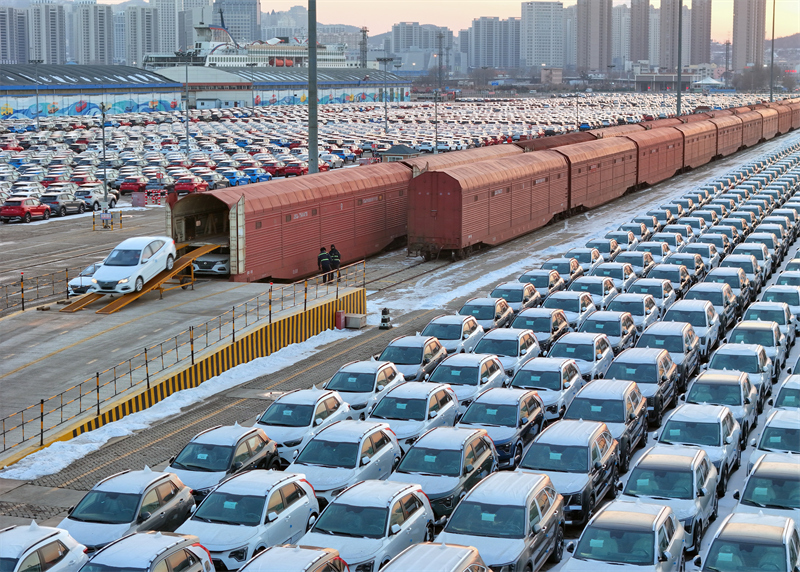 Shandong : les transports intermodaux de biens fer-mer battent leur plein à Yantai