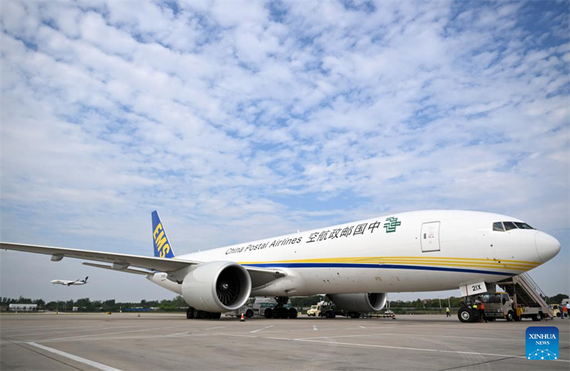 China Postal Airlines lance une route internationale de fret Zhengzhou-Luxembourg