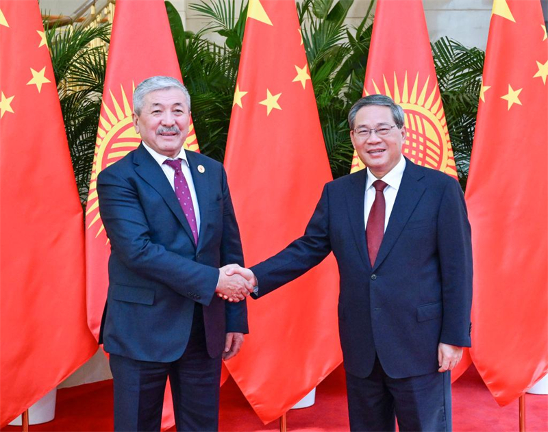 Le Premier ministre chinois rencontre son homologue kirghize