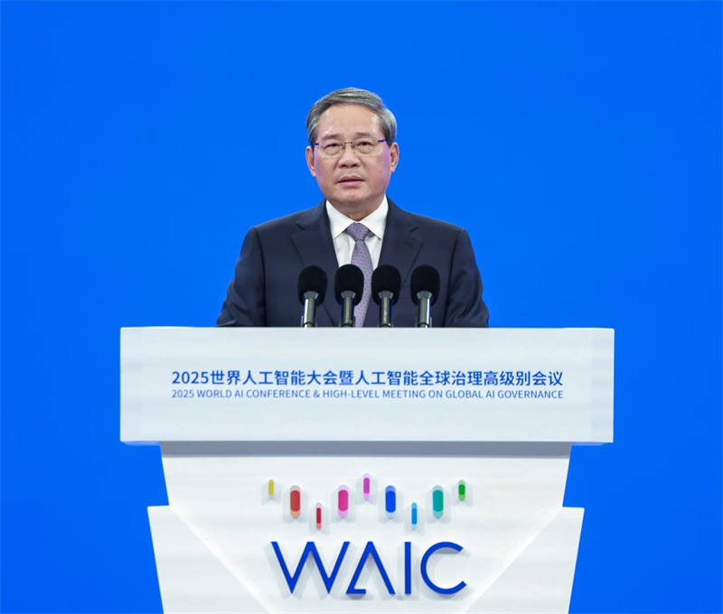 Le Premier ministre chinois appelle à une création rapide d'un cadre de gouvernance mondiale de l'IA