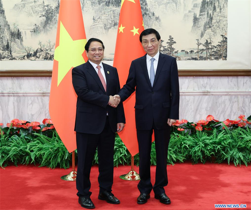 Le plus haut conseiller politique chinois rencontre le Premier ministre vietnamien