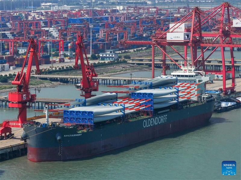 Jiangsu : le trafic de conteneurs et de marchandises du port de Taicang en nette hausse d'une année sur l'autre