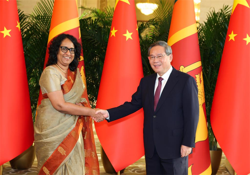 Le Premier ministre chinois rencontre la Première ministre sri-lankaise