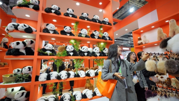 La 8e Exposition internationale de l'importation de Chine : rassembler des synergies pour un développement avec un niveau d'ouverture plus élevé                    Du 5 au 10 novembre, la 8e Exposition internationale d'importation de Chine (China International Import Expo, CIIE) se tiendra à Shanghai. Jusqu'à présent, plus de 3 200 entreprises de plus de 110 pays et régions ont confirmé leur participation à l'événement, ... 