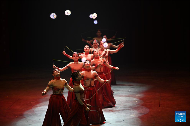 Guangdong :  ouverture du 8e Festival international du cirque de Chine à Hengqin