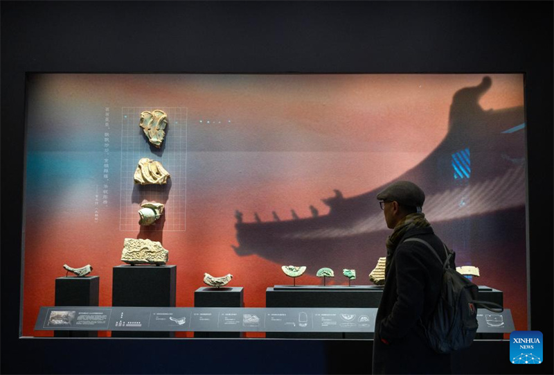 Ouverture au public d'une exposition des découvertes archéologiques du site des ateliers impériaux de la Cité Interdite à Beijing