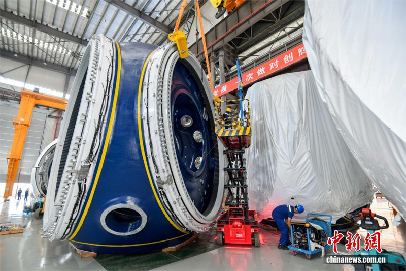 Hainan : découvrez la plus grande base de production de pales d'éoliennes du monde à Dongfang