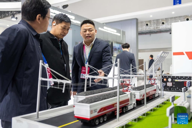 Un étonnant « camion à tresses » intelligent dévoilé pour favoriser la transformation verte dans le secteur du fret chinois