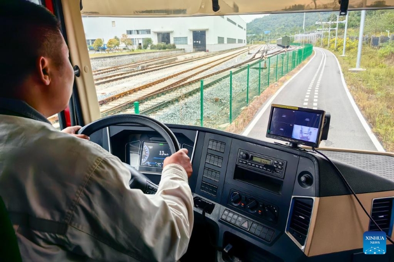 Un étonnant « camion à tresses » intelligent dévoilé pour favoriser la transformation verte dans le secteur du fret chinois