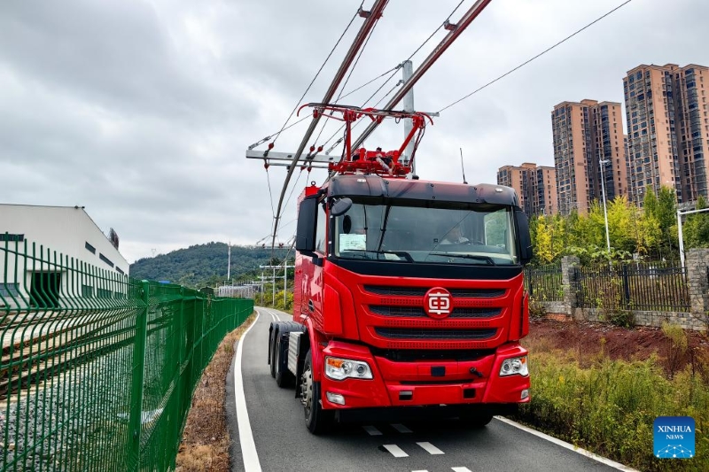 Un étonnant « camion à tresses » intelligent dévoilé pour favoriser la transformation verte dans le secteur du fret chinois