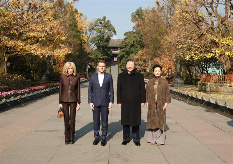 Chine : entretien amical entre Xi Jinping et Emmanuel Macron à Chengdu