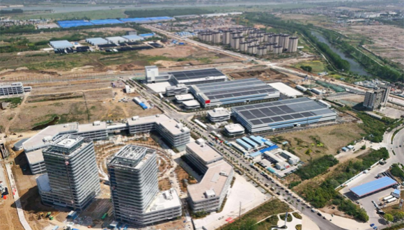 Comment l'aérospatiale commerciale contribue au développement de l'exploration spatiale de la Chine                    Dans la mer près de Haiyang, dans la province du Shandong (est de la Chine), la fusée porteuse Gravity-1 Yao-2 s'est enflammée et a décollé, traînant des flammes, se dirigeant droit vers le ciel, et a envoyé trois satellites sur des orbites prédéterminées. 