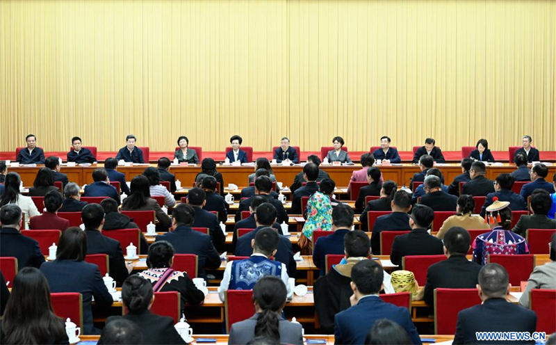 Organisation d'une réunion consacrée à la formation d'un solide vivier de talents culturels en Chine