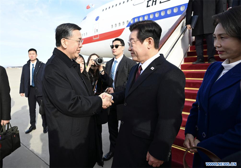 Arrivée à Beijing du président de la République de Corée Lee Jae Myung pour une visite d'Etat