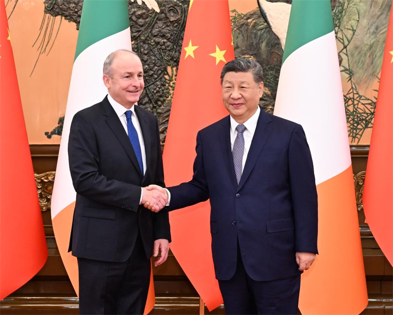 Xi Jinping rencontre le Premier ministre irlandais