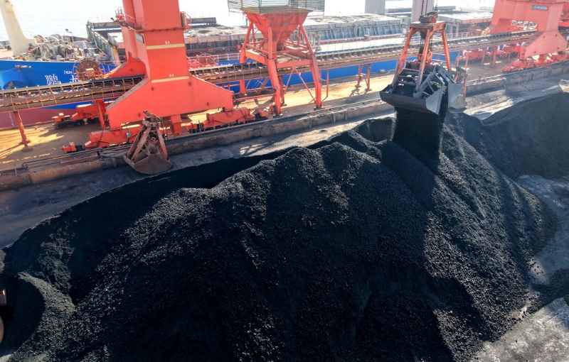 Shandong : le port de Qingdao assure la réception et le déchargement du charbon thermique pour garantir l'approvisionnement en énergie