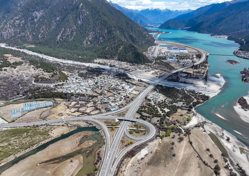 Xizang : le réseau routier atteint 125 200 kilomètres