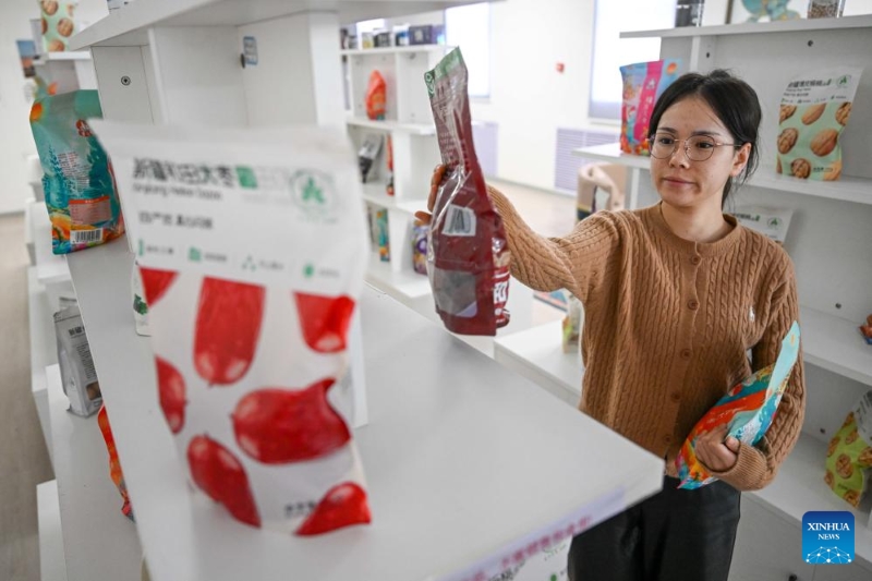 A l'approche de la Fête du Printemps, les produits haut de gamme du Xinjiang entrent dans la haute saison des ventes