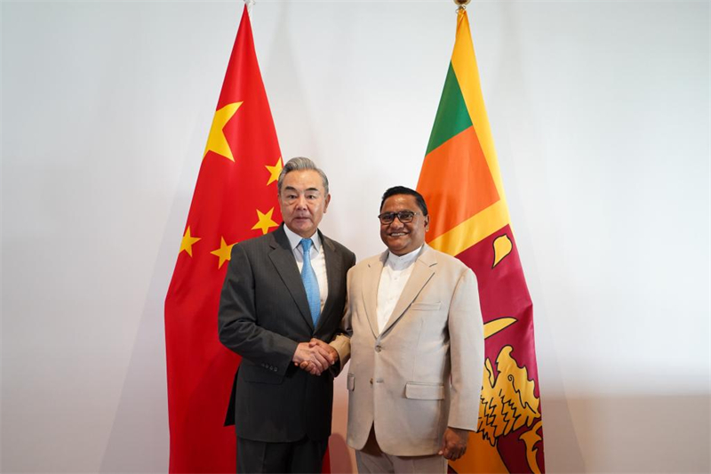 Les chefs de la diplomatie chinoise et sri-lankaise se rencontrent sur les relations bilatérales