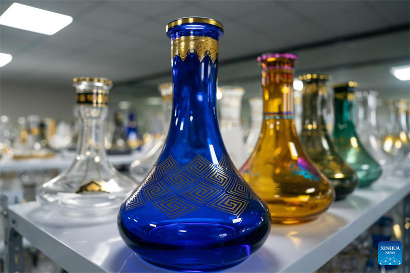 Anhui : Shiliang développe un secteur de production distinctif de narguilés avec son patrimoine du verre d'art