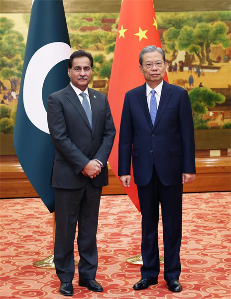 Le plus haut législateur chinois s'entretient avec le président de l'Assemblée nationale du Pakistan