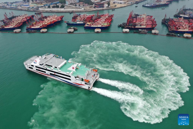 Guangxi : mise en service d'un navire à passagers à grande vitesse de 1 200 places à Beihai