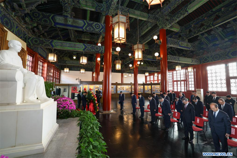 Cérémonie commémorative en l'honneur de Sun Yat-sen à Beijing