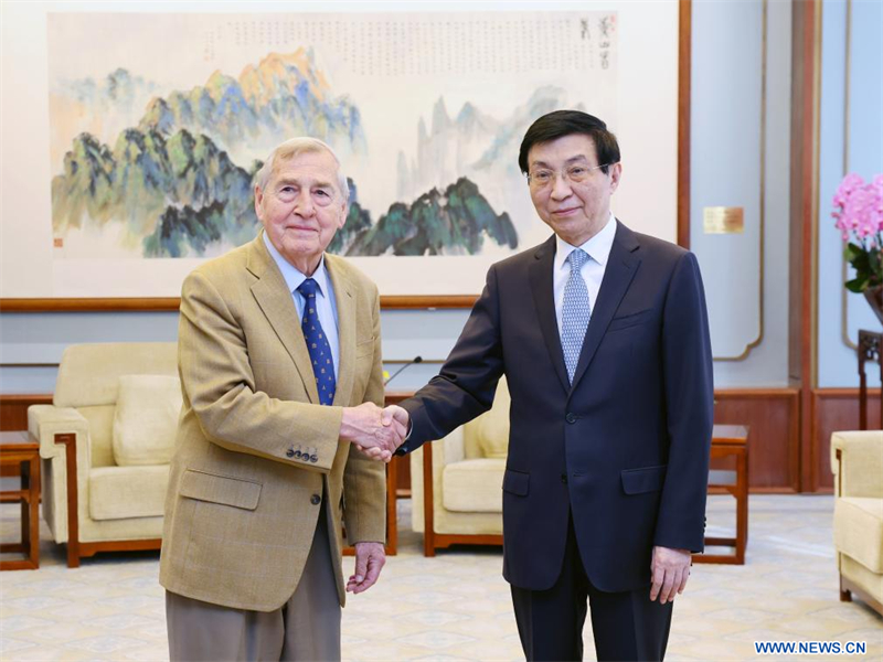 Le plus haut conseiller politique chinois rencontre le professeur Graham Allison de Harvard