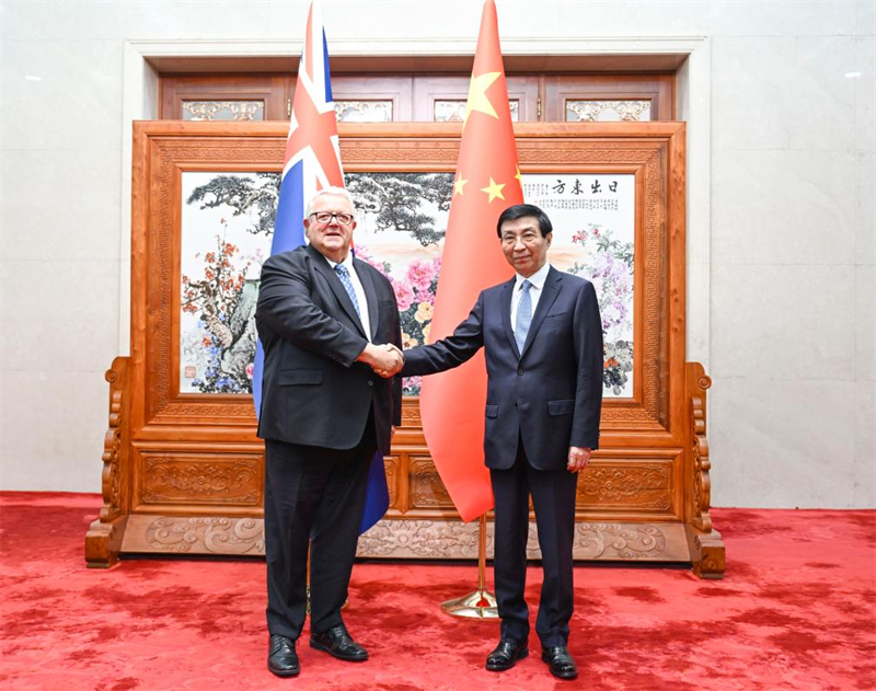 Le plus haut conseiller politique chinois rencontre le président de la Chambre des représentants de Nouvelle-Zélande
