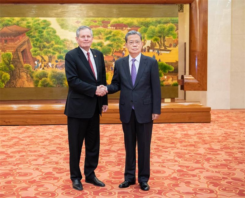 Le plus haut législateur chinois invite davantage de législateurs américains à se rendre en Chine