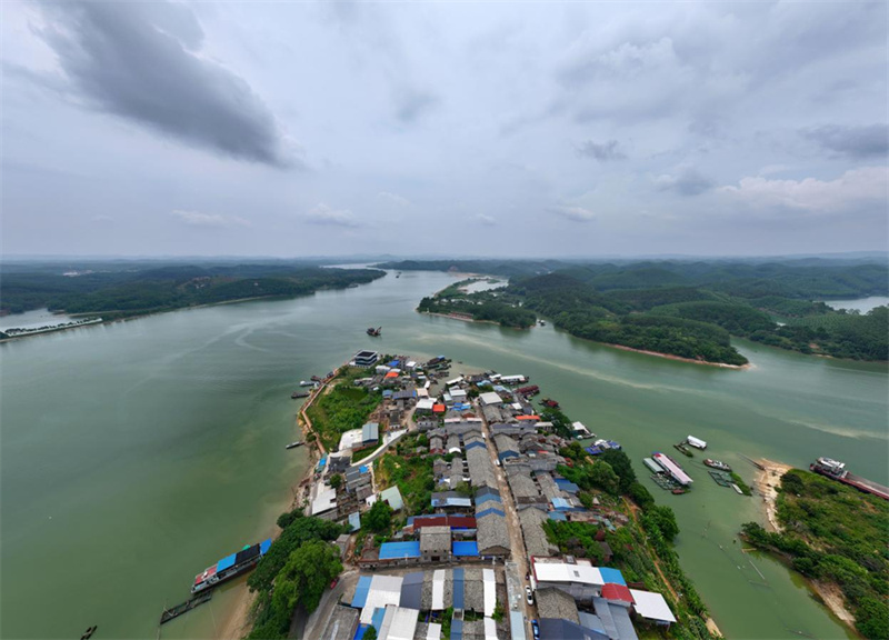 Guangxi : un ancien port saunier millénaire connaît une nouvelle vitalité
