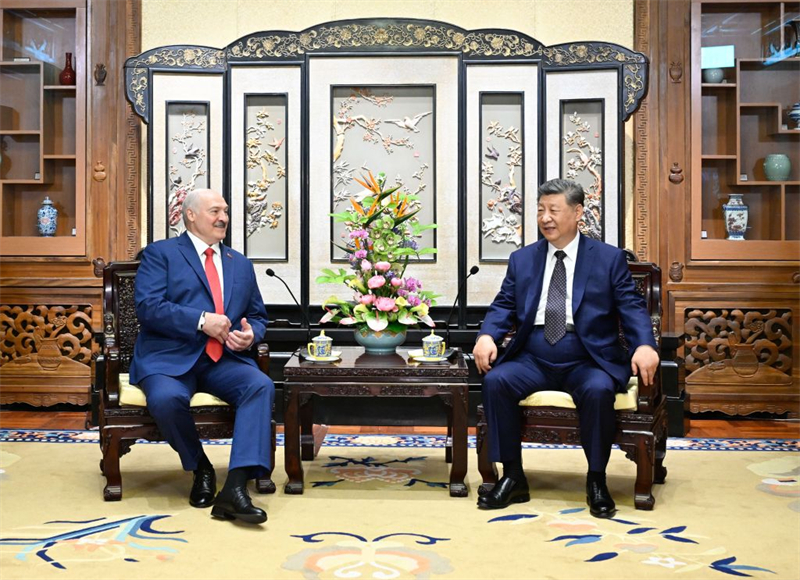 Xi Jinping rencontre le président du Bélarus