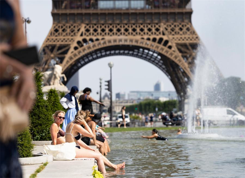Les « produits anti-canicule incontournables » chinois font un carton en Europe