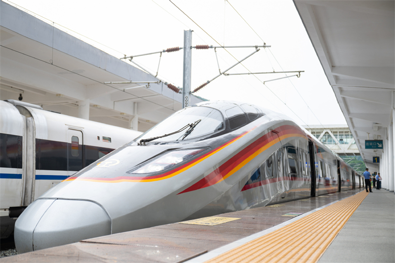 De nouveaux ponts ferroviaires à grande vitesse relient le centre et l'ouest de la Chine pour un développement coordonné