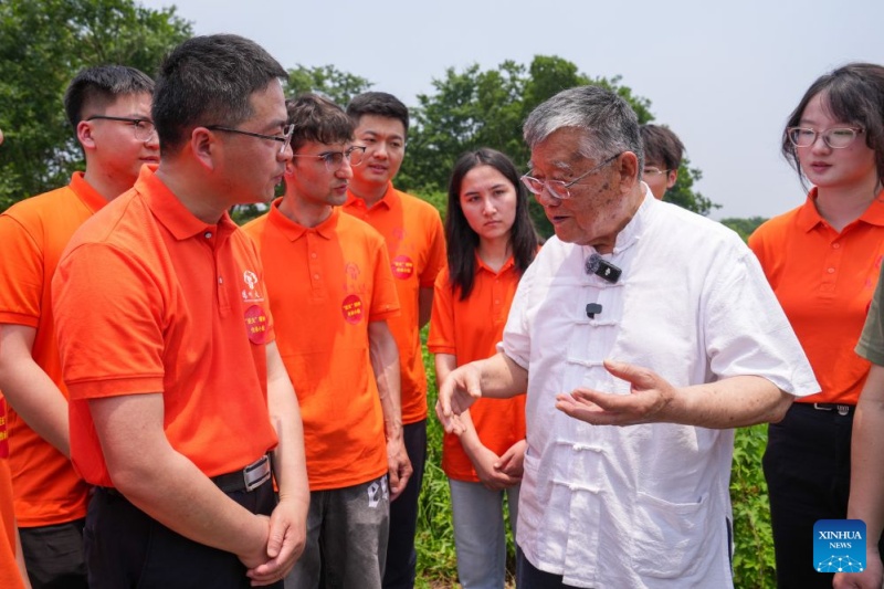 Jiangsu : un expert agricole a consacré plus de six décennies au développement rural de Zhenjiang