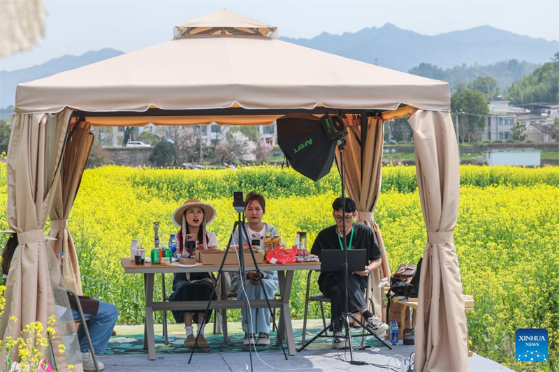 Au-delà du streaming en direct, les clics peuvent-ils se transformer en carrières durables pour la jeunesse chinoise ?