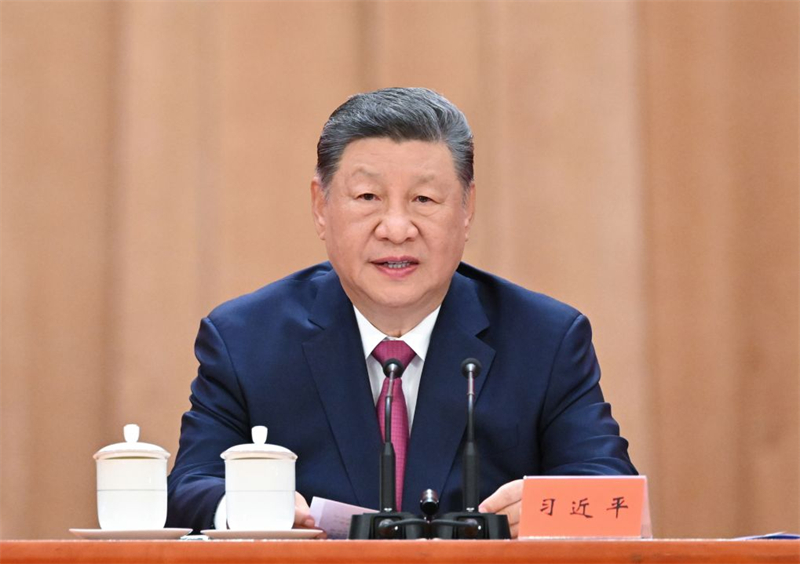 Xi Jinping appelle à faire progresser le socialisme à la chinoise à l'occasion du centenaire de la naissance du défunt dirigeant Jiang Zemin