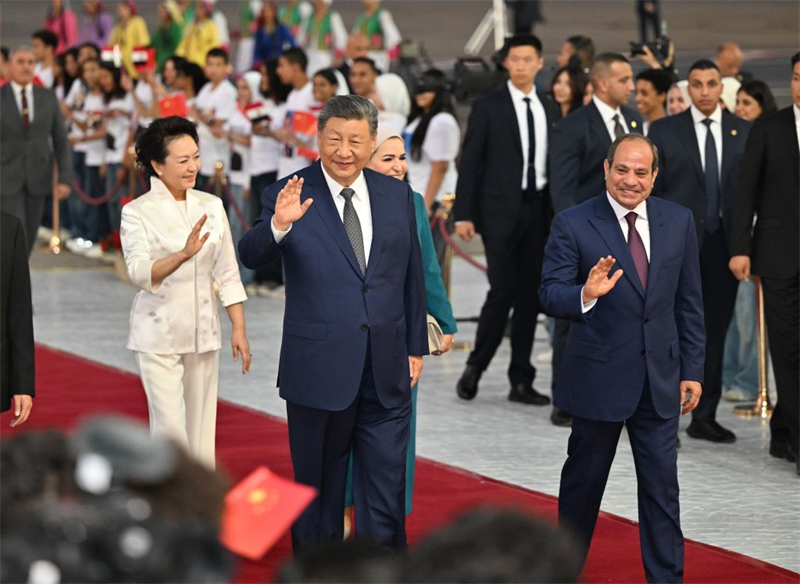 Xi arrive au Caire pour une visite d'Etat en Egypte