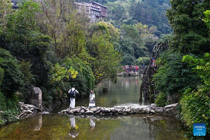 Guizhou : le village Dong de Zhaoxing voit un afflux de touristes à l'approche du Nouvel An Dong
