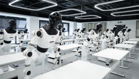 A Beijing, une « école » forme des robots humanoïdes avant leur entrée sur le marché du travail                    Alors que les robots humanoïdes s'intègrent de plus en plus dans la vie quotidienne, leur développement comprend désormais une phase éducative cruciale : la formation. 