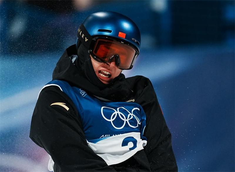 Su Yiming remporte la première médaille de la Chine aux Jeux olympiques d'hiver de Milan-Cortina en big air