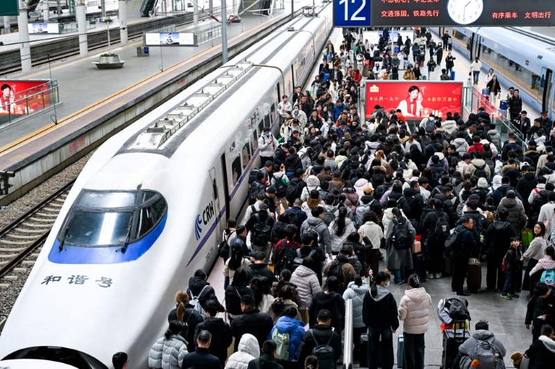 Chine : les voyages de passagers en train atteignent 121 millions pendant les vacances de la fête du Printemps