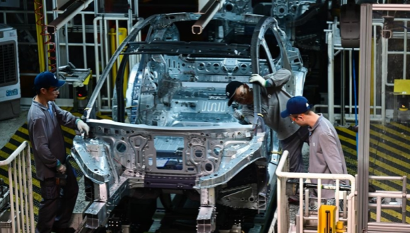 Le PIB de la Chine dépasse pour la première fois 140 000 milliards de yuans, jetant des bases solides pour le déploiement du 15e Plan quinquennal                    La Chine a consolidé sa position de deuxième économie mondiale après que son PIB a augmenté de 5 % d'une année sur l'autre en 2025, dépassant pour la première fois le seuil de 140 000 milliards de yuans (20 400 milliards de dollars), ...