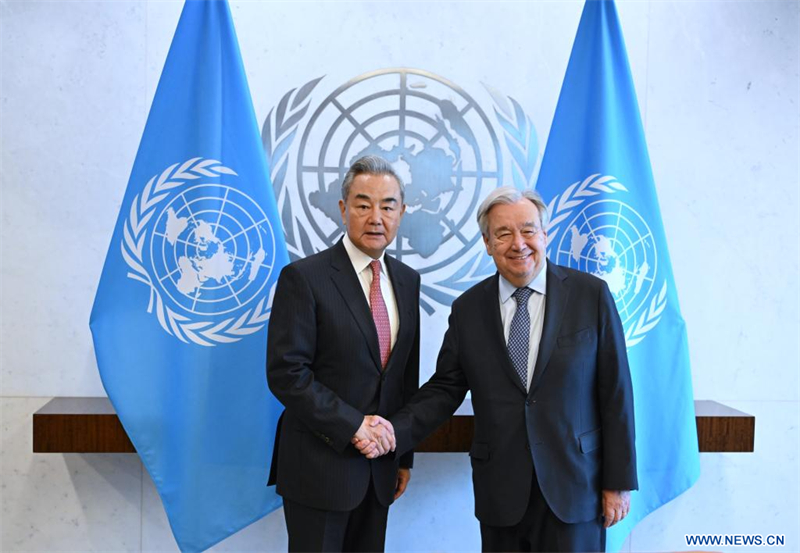 Le MAE chinois rencontre Guterres pour renforcer le rôle de l'ONU